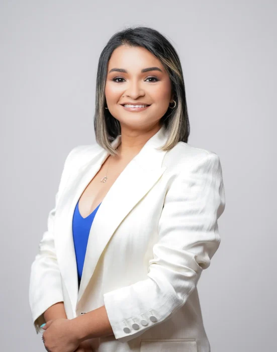 Karenmia Meléndez — CEO — Bookkeeper y preparadora de impuestos
